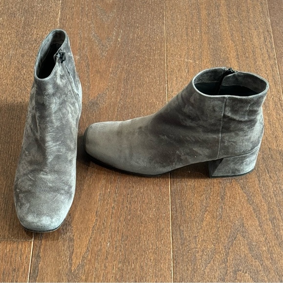 Vince Women’s Grey Suede Booties Size 9 - Picture 1 of 7